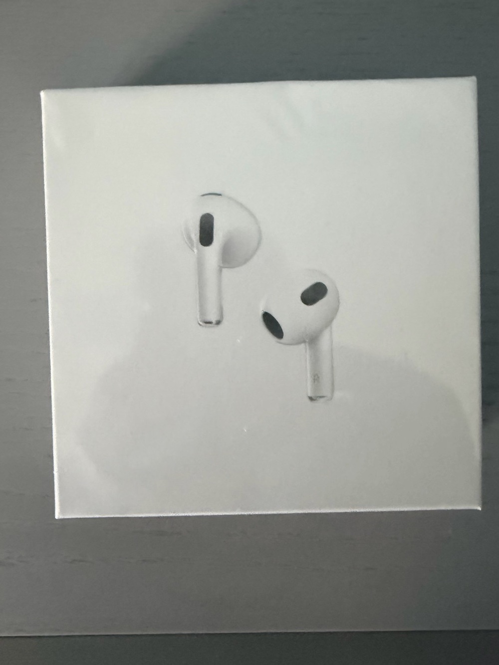Apple White AirPods with MagSafe Charging Case
